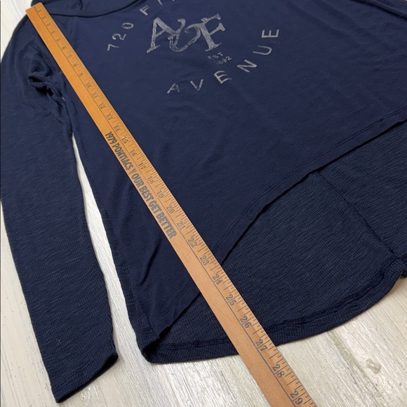 Abercrombie & Fitch Navy Blue Graphic High-Low Long Sleeve Top Sz XS - Picture 3 of 10